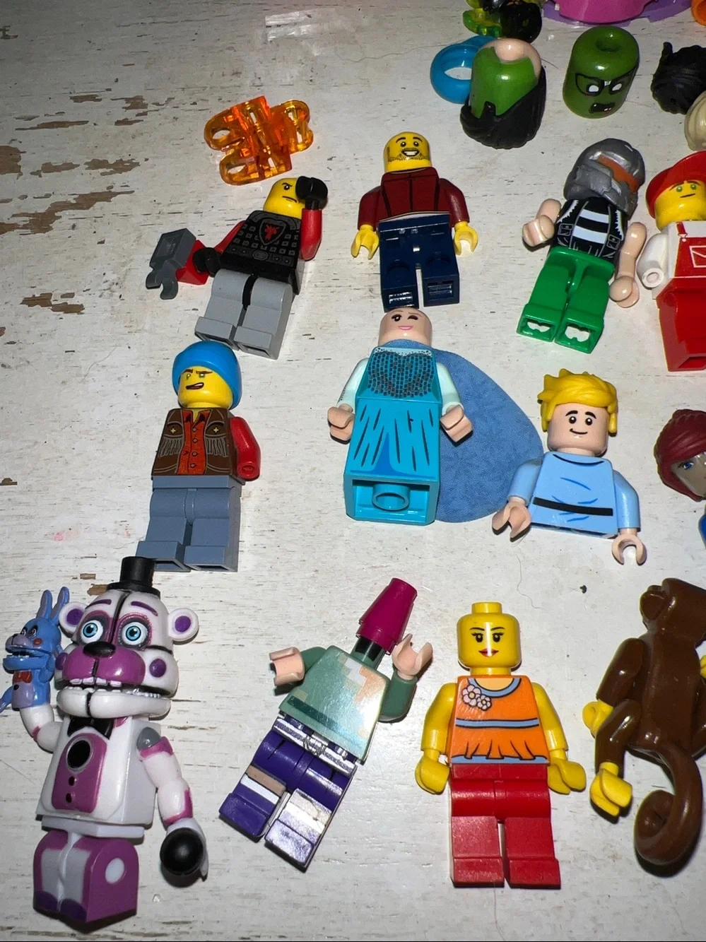 Large 25+ lot Lego mini figures plus extra